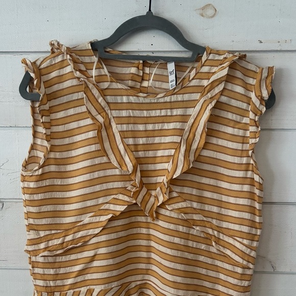Zara TRF Collection Striped Yellow and White Sleeveless Top . Zara juniors - Picture 8 of 11